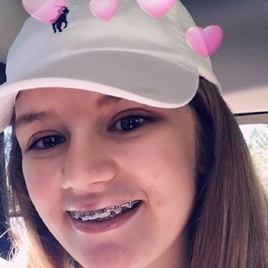 Meet your Posher, Dena